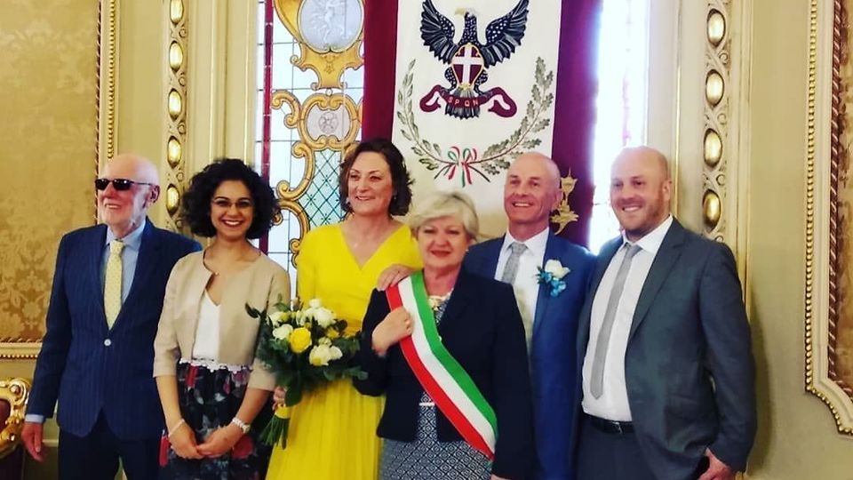 Matrimonio bilingue a Noto